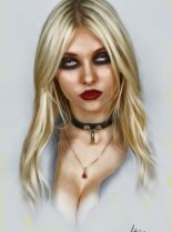 Taylor Momsen photo