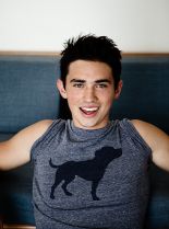 Taylor Zakhar photo