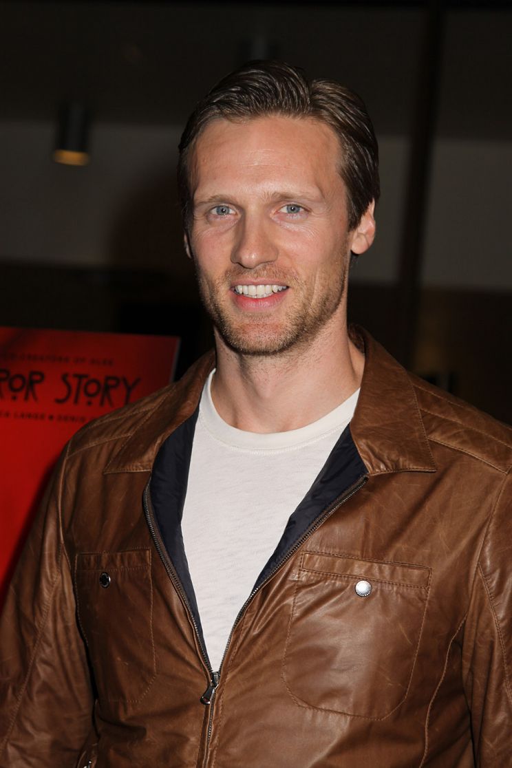 Teddy Sears