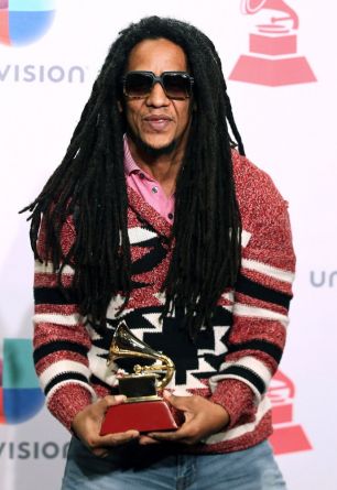 pics Tego Calderon Con Afro tego calderon s biography wall of