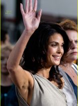 Teri Hatcher photo