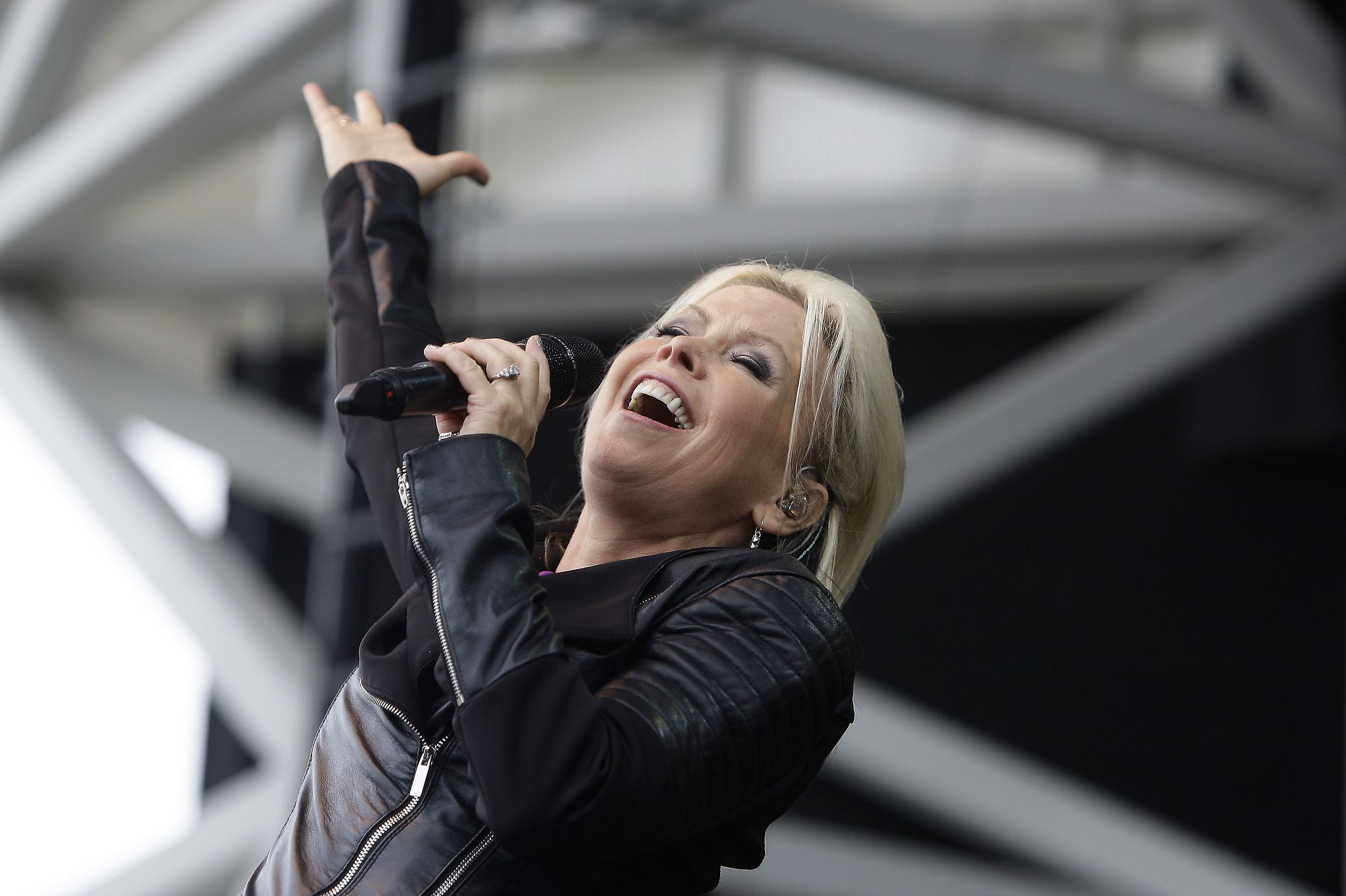 Pictures of Terri Nunn