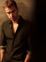 Theo James