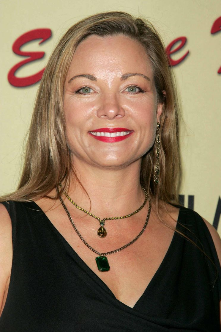 Theresa Russell