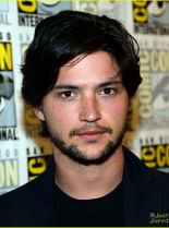 Thomas McDonell photo