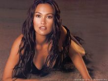 Tia Carrere