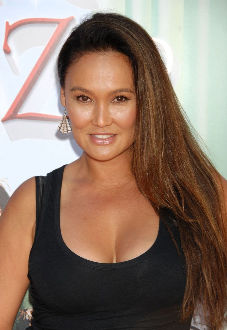 Tia Carrere