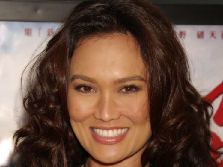 Tia Carrere