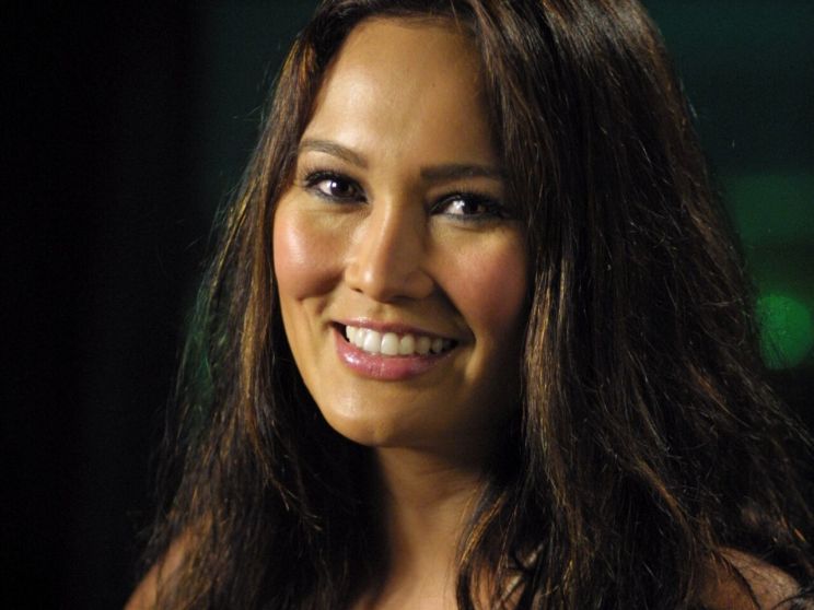 Tia Carrere