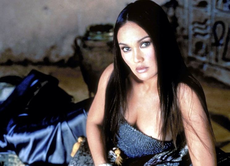 Tia Carrere