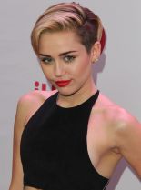 Tia Cyrus