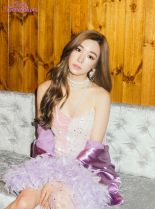 Tiffany Holiday photo