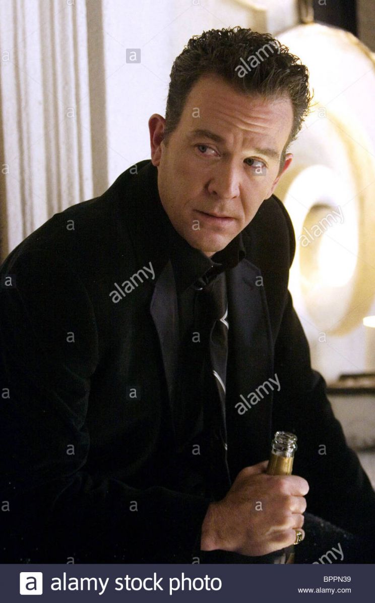 Timothy Hutton