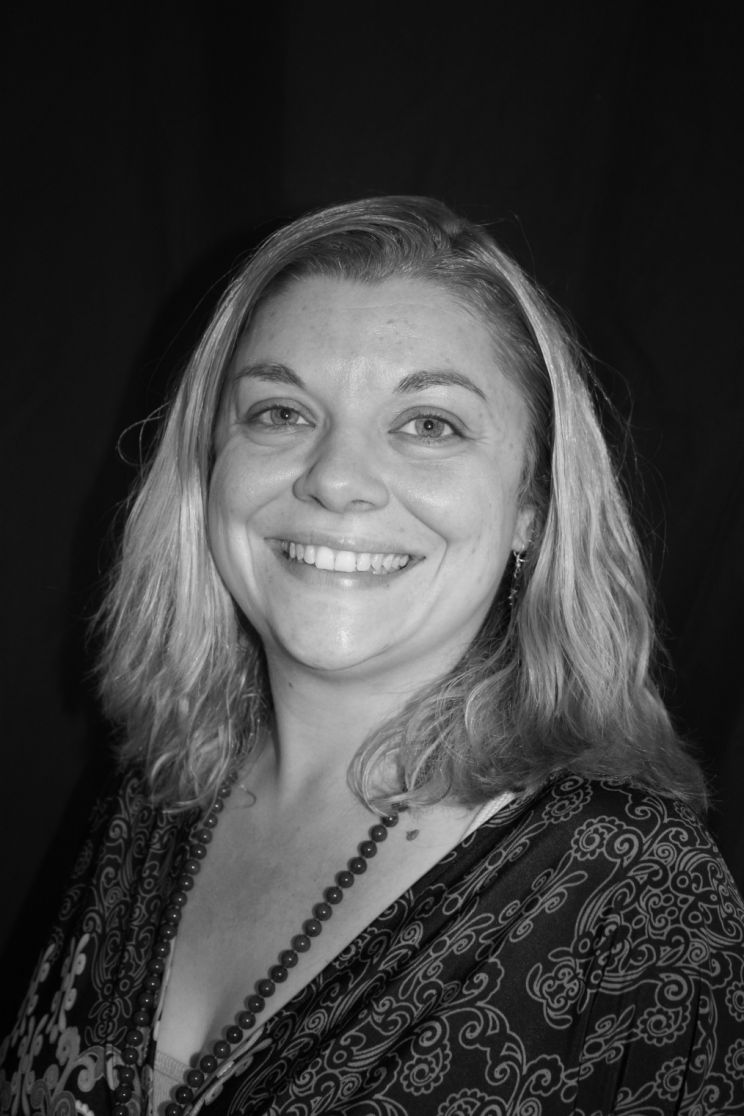 Tina Andrews