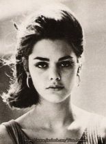 Tina Aumont photo