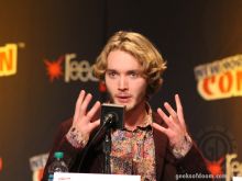 Toby Regbo