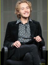 Toby Regbo #135907 picture (Portrait Medium)