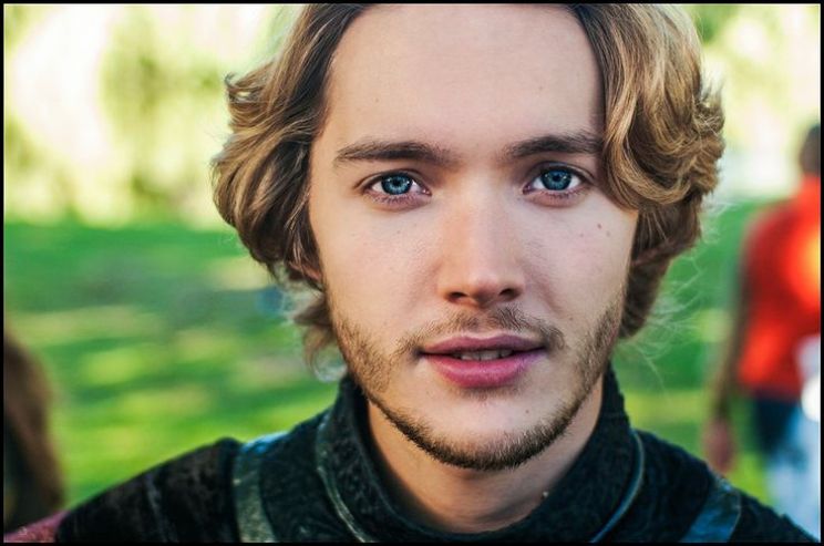 Toby Regbo