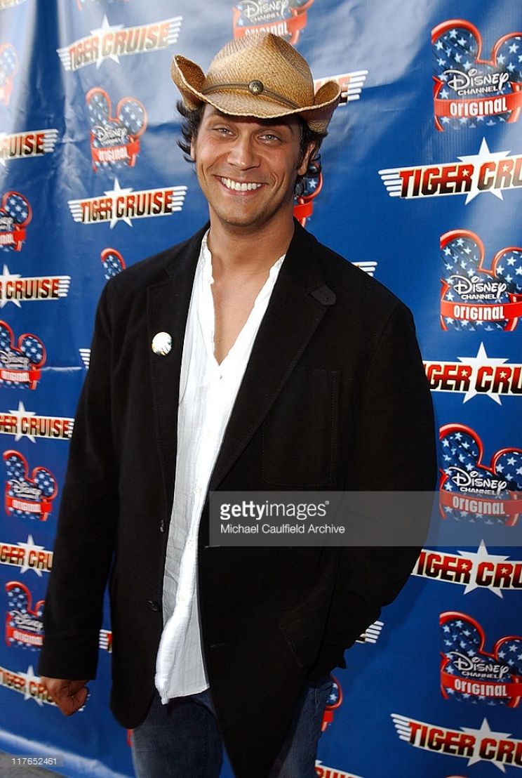 Todd Stashwick