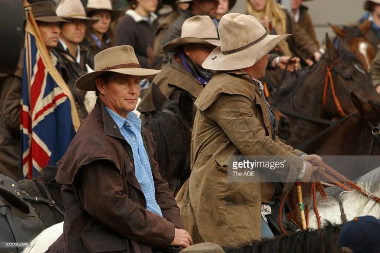 Tom Burlinson