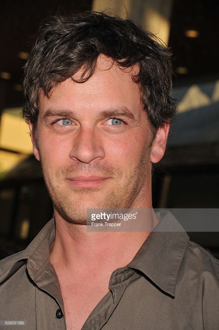 Tom Everett Scott