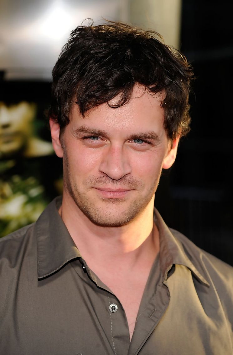 Tom Everett Scott
