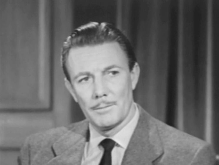 Tom Helmore