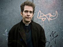 Tom Hollander