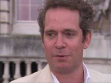 Tom Hollander