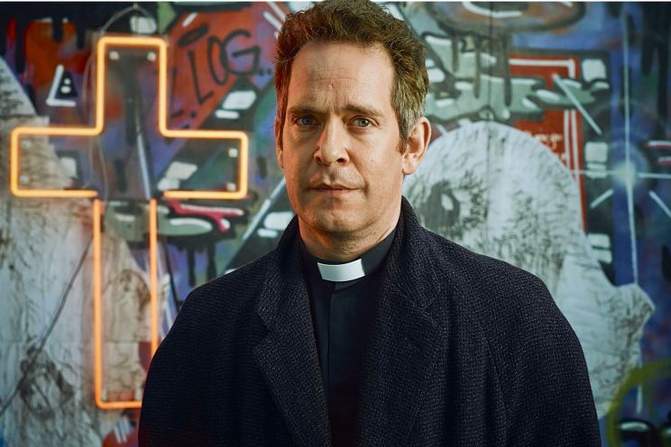 Tom Hollander