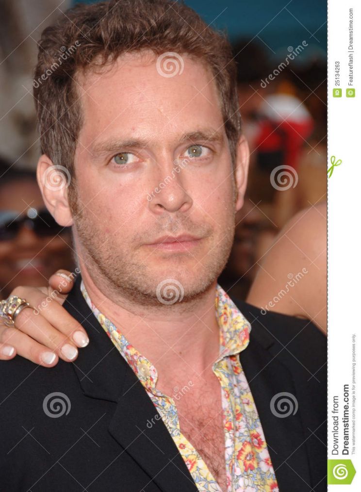 Tom Hollander