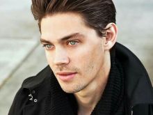 Tom Payne