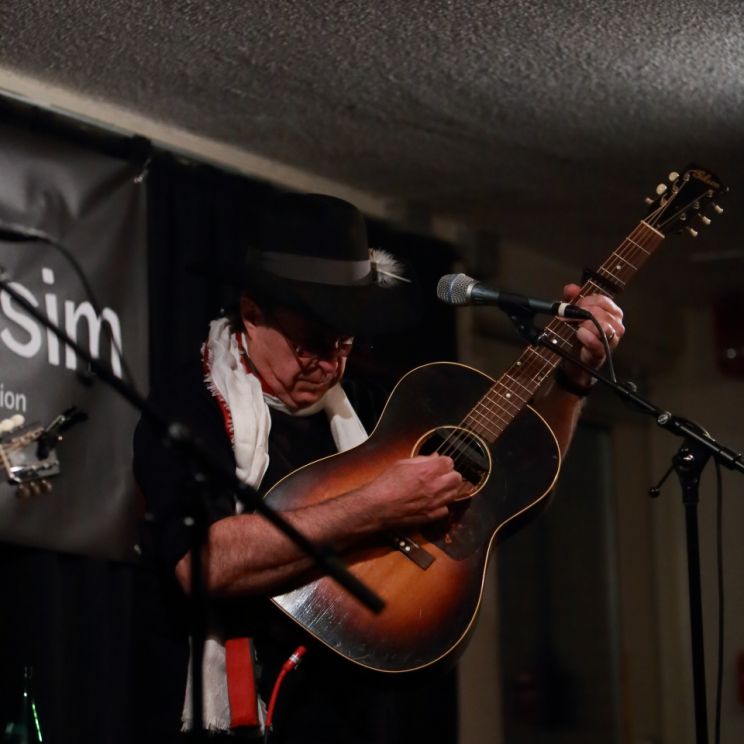 Tom Russell
