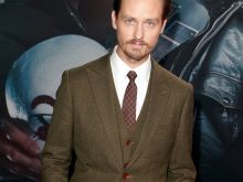 Tom Schilling #717209 picture (Landscape Medium)