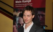 Tom Schilling