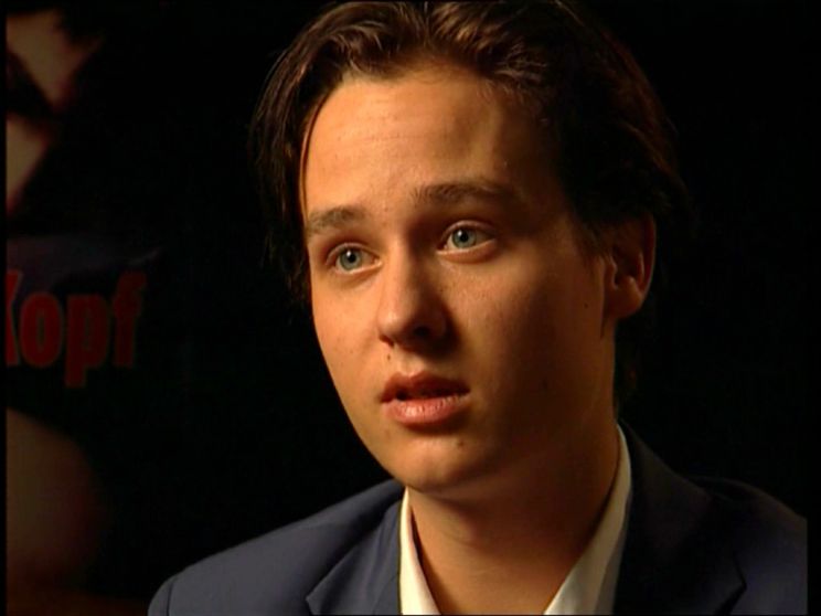 Tom Schilling