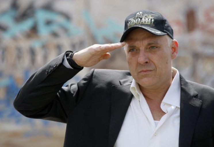 Tom Sizemore