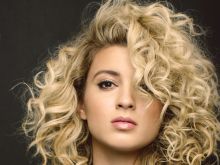 Tori Kelly