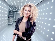 Tori Kelly