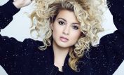 Tori Kelly