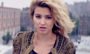 Tori Kelly