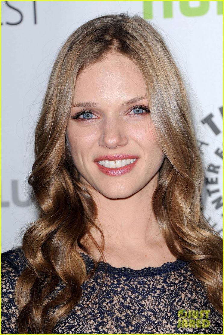 Tracy Spiridakos