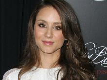 Troian Bellisario