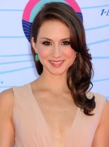 Troian Bellisario photo