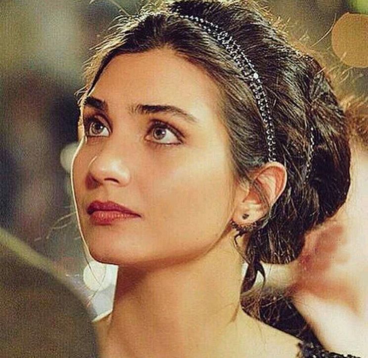 Tuba Büyüküstün