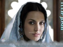 Tulip Joshi photo