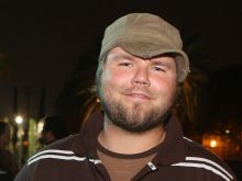 Tyler Labine photo