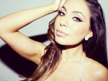 Uldouz Wallace #1114213 picture (Landscape Medium)