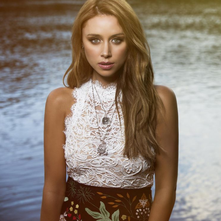 Una Healy