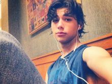 Uriah Shelton